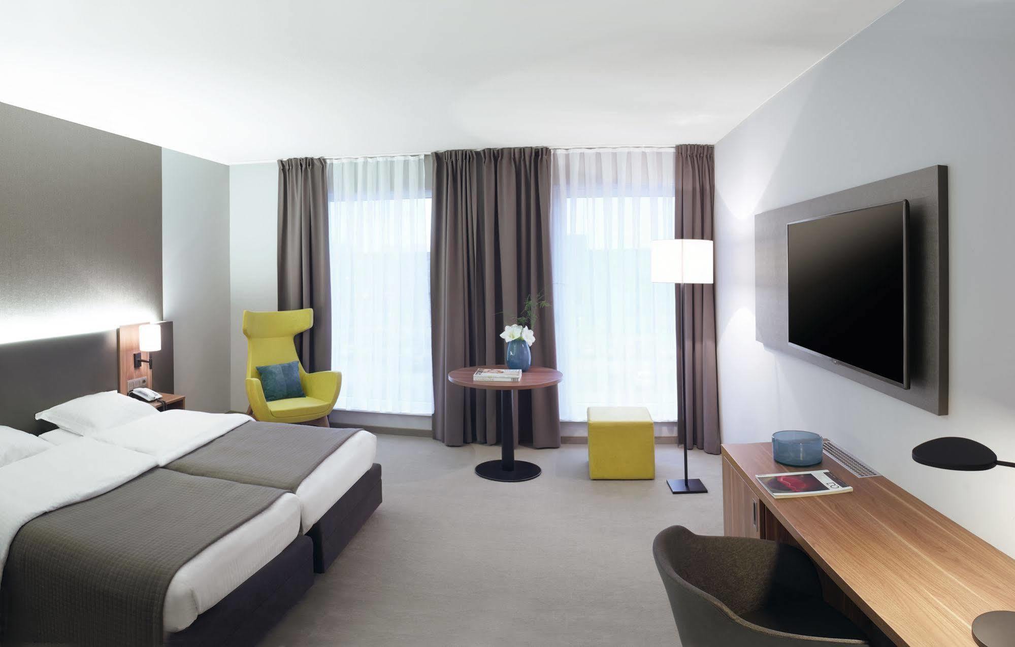 Hotel Drie Eiken Едижем Екстериор снимка